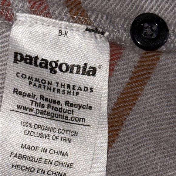 Patagonia Cream Tan Button Down Shirt - Picture 5 of 8